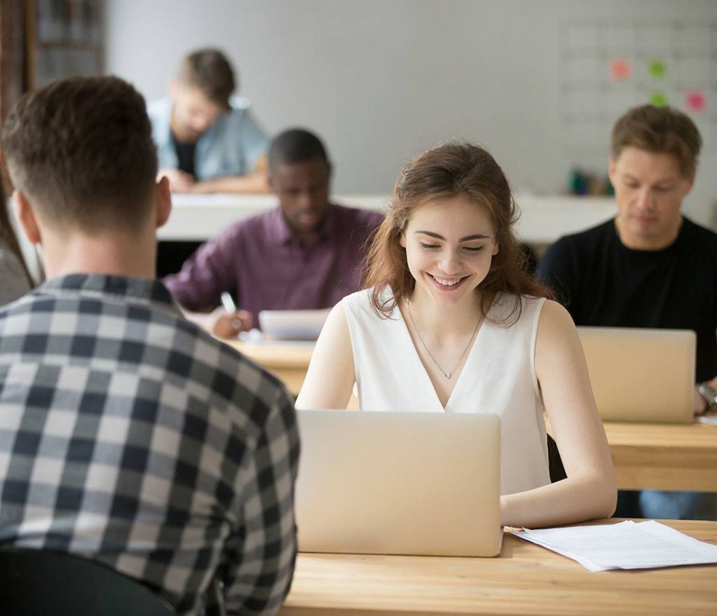 Experiência do cliente: Como a tecnologia está ajudando a criar ambientes interativos